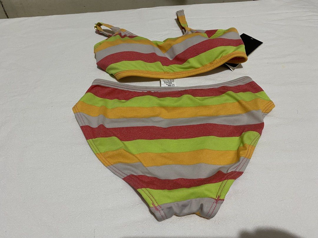 Renoma Medium Swimsuit (Category: Activewear) located in Manila. Submitted by resi.diaz (Listing ID 1452550636, Image 3). Description: Chest- 75cm Hips- 80 cm.