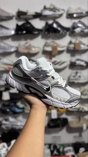 (Category: ) located in . Submitted by sneakerfreakerph (Listing ID 1452632840, Image 1). Description: .