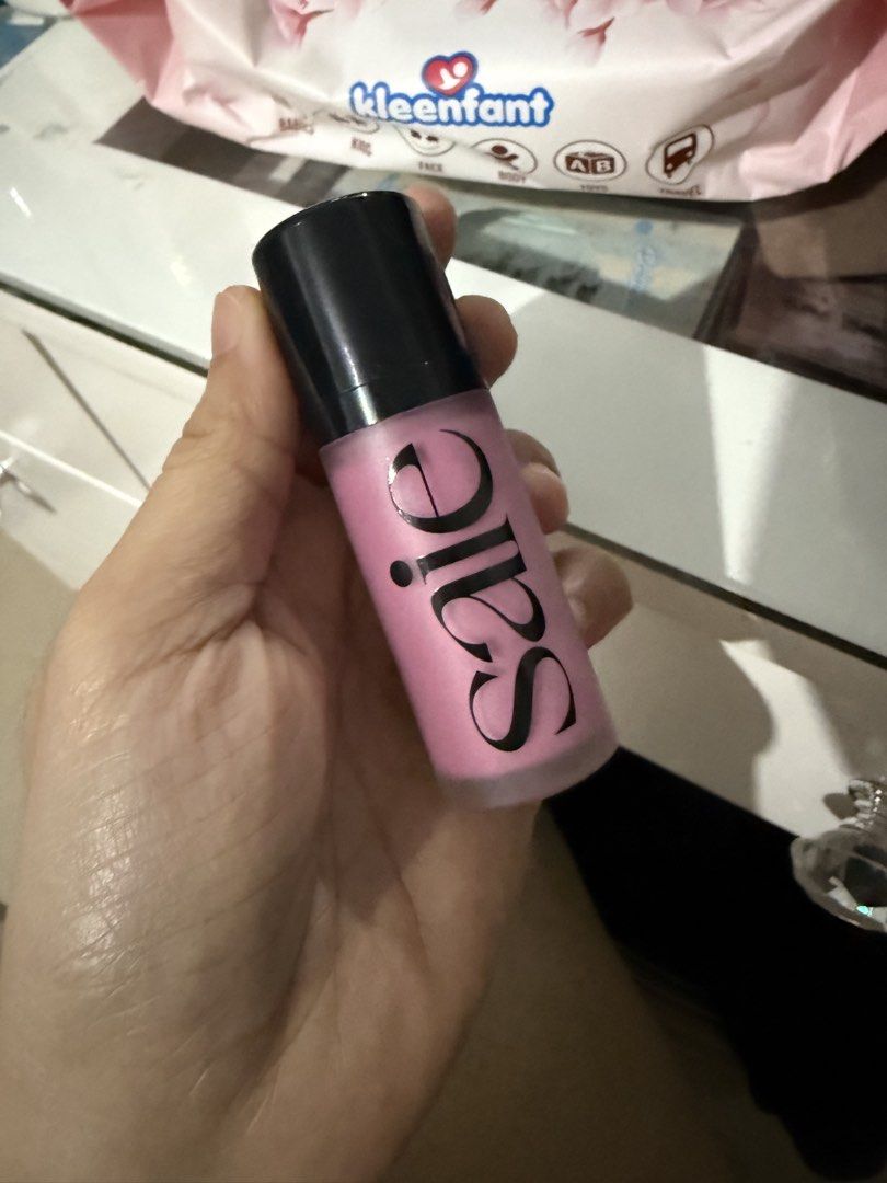Saie Dew Blush Baby (Category: Makeup) located in Manila. Submitted by aneajmik (Listing ID 1452567129, Image 1). Description: - Saie Dew Blush in shade Baby (lovely pink) - Provides a beautiful dewy finish - Effortless to blend for a seamless application - Perfect for achieving a natural, fresh-faced look - Only used a few times, with plenty of product remaining.