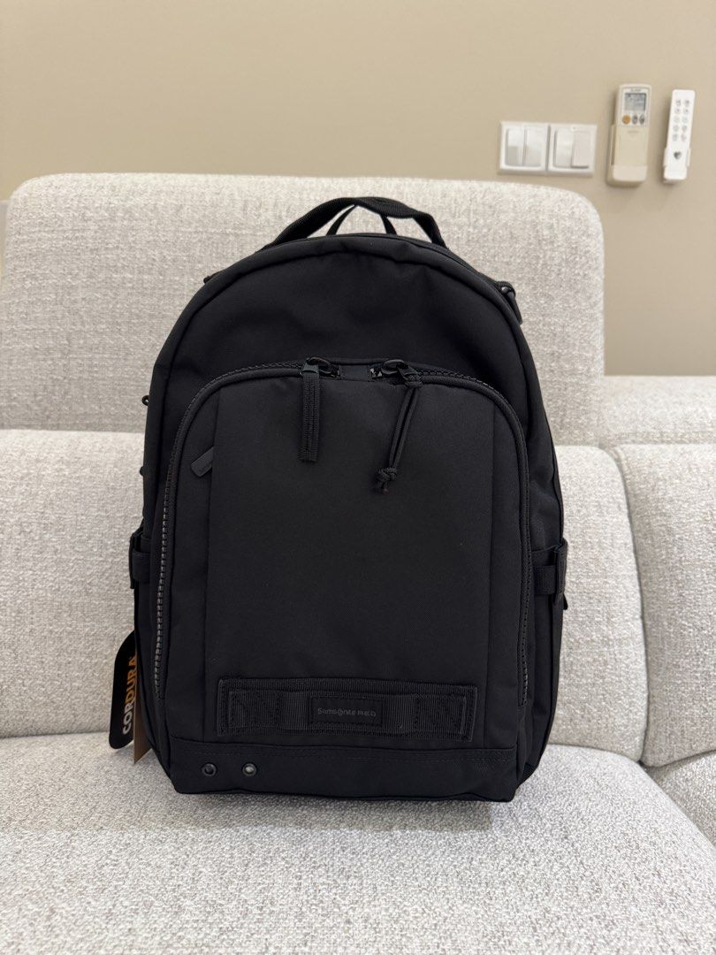 Samsonite Backpack (Category: Backpacks) located in Singapore. Submitted by dodoyu (Listing ID 1452673068, Image 1). Description: Samsonite Red ENDERBY BACKPACK M 15”.