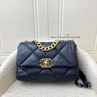 (Category: ) located in . Submitted by brands_lover (Listing ID 1452543773, Image 1). Description: .