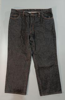 (Category: ) located in . Submitted by aydenthriftwear (Listing ID 1452620492, Image 1). Description: .