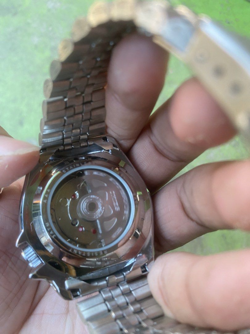 SEIKO 5 ZORO ONE PIECE WATCH (Category: Women's Watches) located in Caloocan City. Submitted by grandpenguin-811b (Listing ID 1452620126, Image 3). Description: AUTOMATIC HEAVY WEIGHT ROTATING VESSEL WORKING AS NEW NO ISSUE .