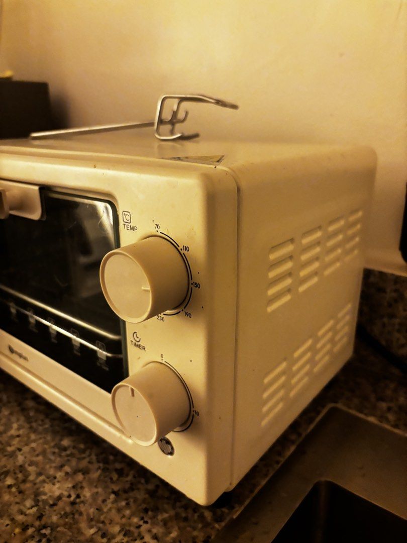 RUSH Simplus microwave Oven Toaster (Category: Ovens & Toasters) located in Manila. Submitted by she_jenly (Listing ID 1452667469, Image 3). Description: - RFS: Moving out - Delivery/ pickup only - No issues got this last april only .