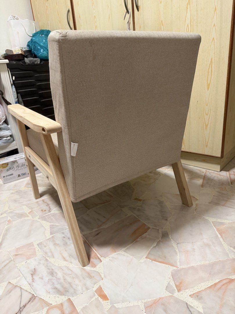 Single Sofa (Category: Sofas) located in Singapore. Submitted by elvyky (Listing ID 1452666430, Image 2). Description: .