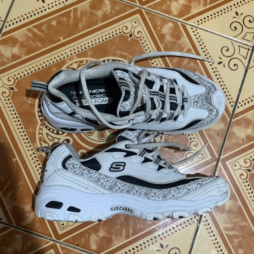 Skechers D'Lites 1.0 (Category: Sneakers) located in Danao, Cebu. Submitted by monri (Listing ID 1452619818, Image 1). Description: US Size 9 (39) for womens No issue Pm for more details.