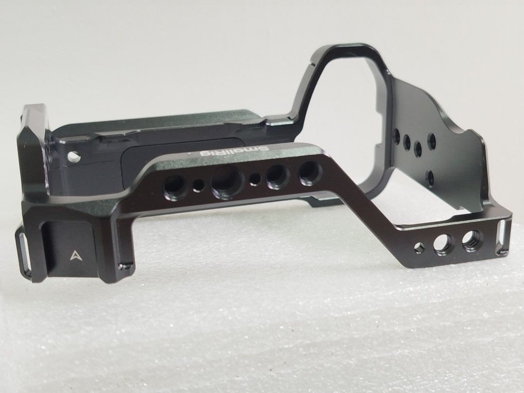 Smallrig cage for a6700 Sony Camera (Category: Other Photography Accessories) located in Panglao. Submitted by techcode (Listing ID 1435327526, Image 3). Description: .