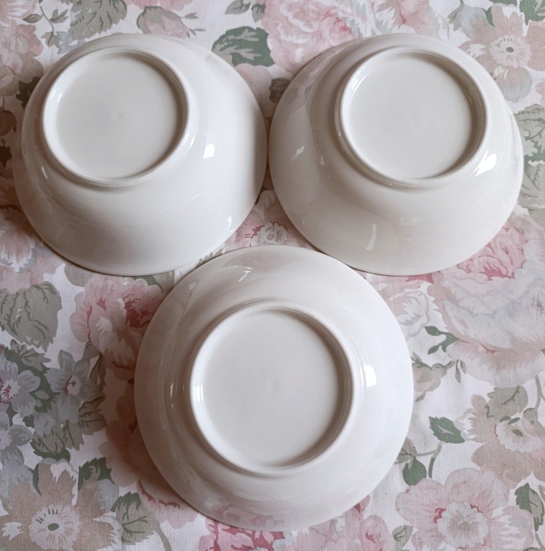 Snoopy Ceramics Bowl (Category: Dinnerware & Cutlery) located in Binan City. Submitted by mayjhe (Listing ID 1452628431, Image 2). Description: 💛 For Sale 💛 🌸 Snoopy 🍀 Ceramics Bowl 📍 Condition: Good 💰 Price is ₱ 155.00 each 👉 Other details posted 🇵🇭 Location Biñan Laguna 🛵 Courier J& T and Lalamove 📋 Shipping by schedule 📍 NO COD & COP 📌 All items are carefully packed and labeled with Fragile stickers for breakable goods. However, o