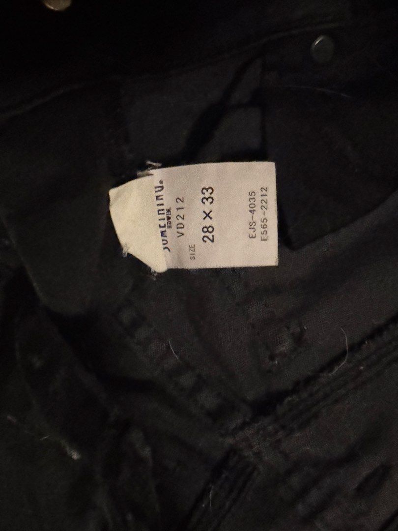 SOMETHING Lowrise flared Black Jeans 28x33 (Category: Jeans) located in San Jose del Monte. Submitted by idecluttermythings (Listing ID 1452678394, Image 2). Description: - Brand: EDWIN - Size: 28x33 - Model: VD212 - Ideal for: Everyday wear - Sale terms: Selling as is.