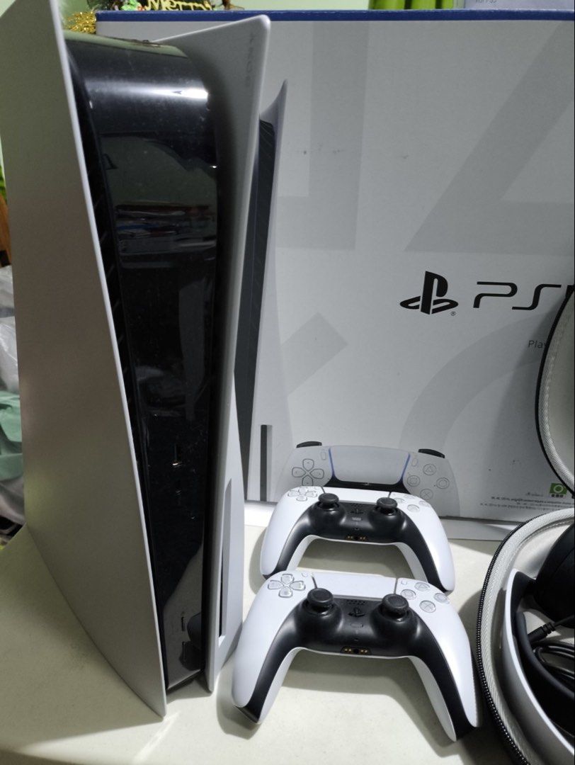 Sony Playstation 5 Complete with Freebies (Category: PlayStation) located in Lipa City. Submitted by ellish_ab (Listing ID 1452567879, Image 2). Description: For Sale: PlayStation 5 (PS5) Phat – 825GB ✅ 825GB Storage ✅ Includes 2 Original DualSense Controllers ✅ Includes Pulse 3D Wireless Headset ✅ Complete with Box ✅ No Issues – Fully Working Condition ✅ All Original Cables Included (HDMI, Power Cable, USB Charging Cable) RFS: Upgraded to PS5 Pr