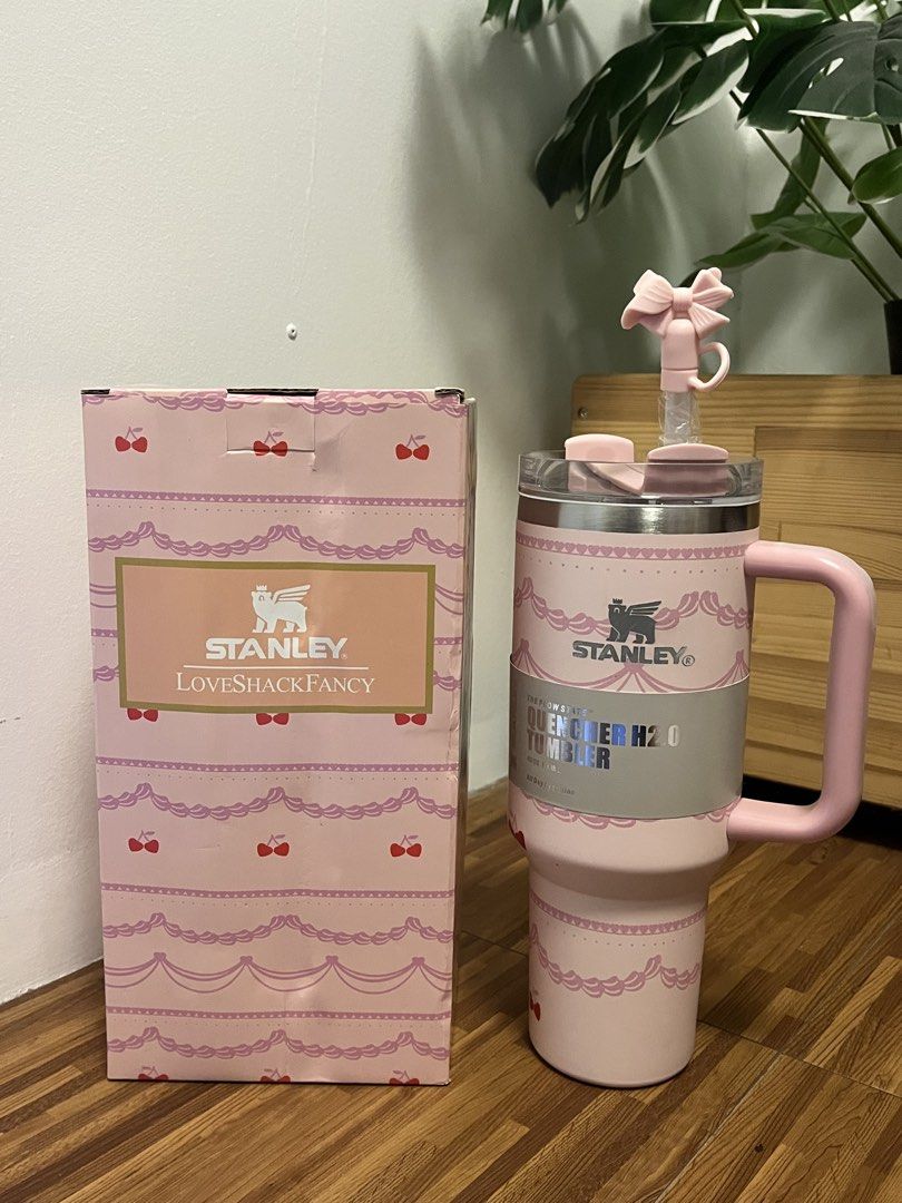 Stanley Tumbler (Category: Water Bottles & Tumblers) located in Mandaluyong City. Submitted by dinci16 (Listing ID 1452611026, Image 2). Description: - Stanley - 40 oz - Adorable pink bow design - Comes with straw and lid - Includes box - Perfect for keeping your drinks refreshingly cold - Mall pullout Loc: Santa Rosa, Laguna.