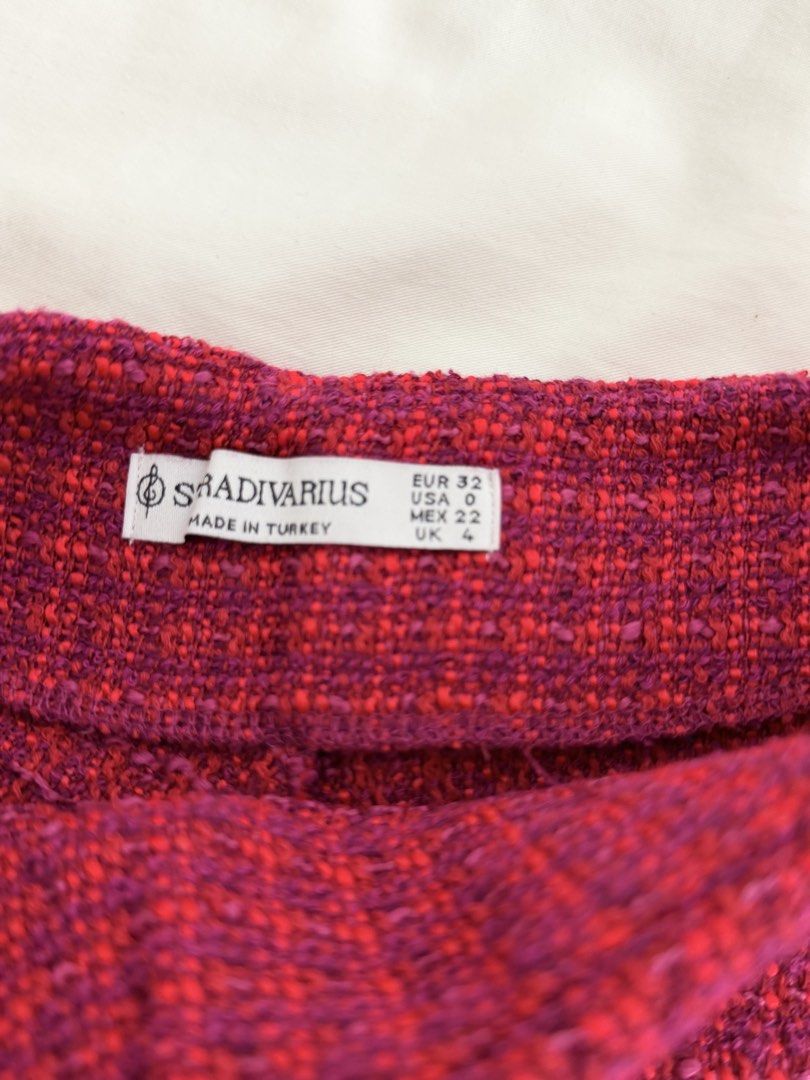 stardivarius pink tweed skorts (Category: Skirts) located in Mandaluyong City. Submitted by so__chic (Listing ID 1452667208, Image 2). Description: .