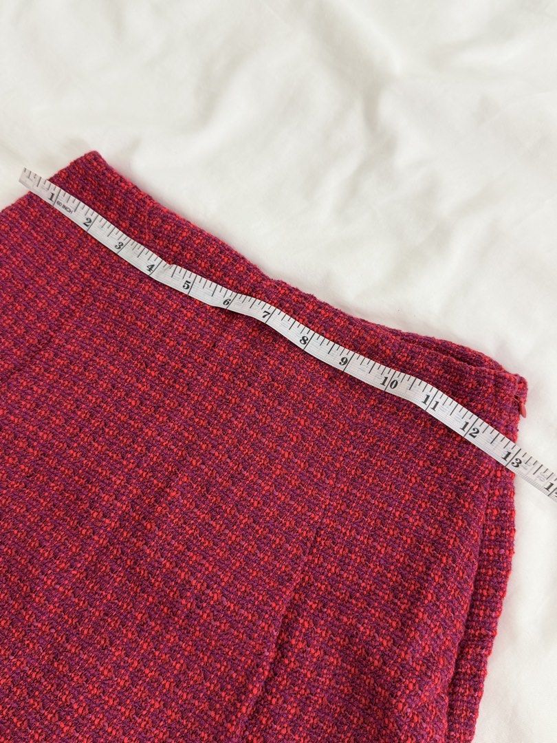 stardivarius pink tweed skorts (Category: Skirts) located in Mandaluyong City. Submitted by so__chic (Listing ID 1452667208, Image 3). Description: .