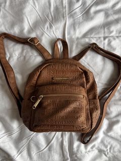 (Category: ) located in . Submitted by ls.closet (Listing ID 1452613053, Image 1). Description: .