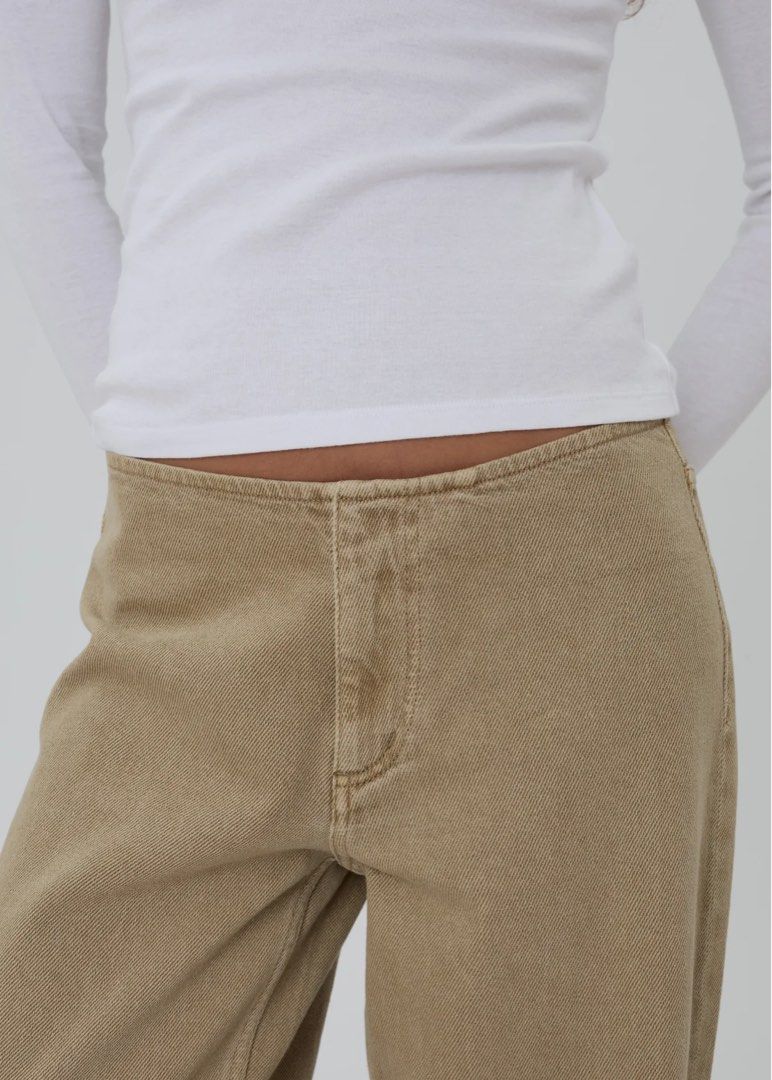Still Here Sport Jeans in Pear (Category: Jeans) located in Manila. Submitted by sablestyl3 (Listing ID 1452621388, Image 3). Description: Pre-order (1-2 weeks) Sizes : 24,25,26,27 Retails for 21,300 pesos.