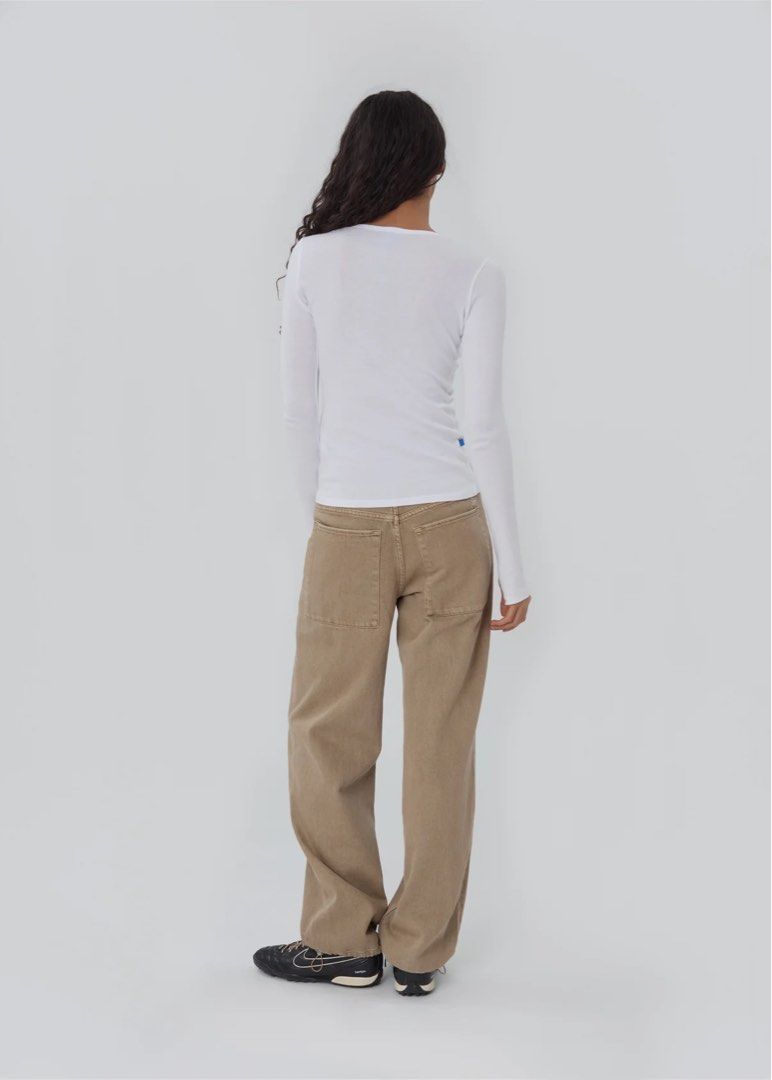 Still Here Sport Jeans in Pear (Category: Jeans) located in Manila. Submitted by sablestyl3 (Listing ID 1452621388, Image 2). Description: Pre-order (1-2 weeks) Sizes : 24,25,26,27 Retails for 21,300 pesos.