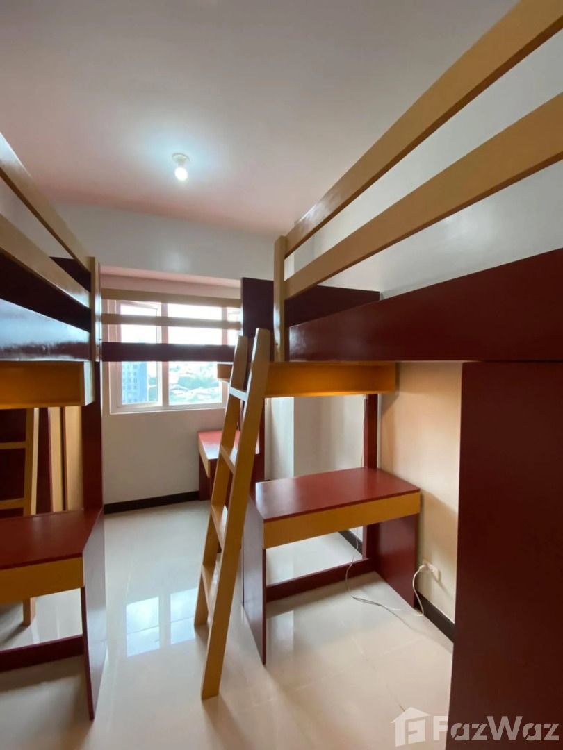 Studio Condo for rent at Quantum Residences (Category: Apartments & Condos) located in Makati City. Submitted by propertyproph (Listing ID 1452566682, Image 2). Description: QUANTUM RESIDENCES PASAY | Studio Unit for Rent | ₱21,000/Month 📍 Quantum Residences, Pasay City Move into a modern and well-maintained studio unit in a highly accessible location near schools, transportation hubs, and major business districts. Perfect for students, young pr