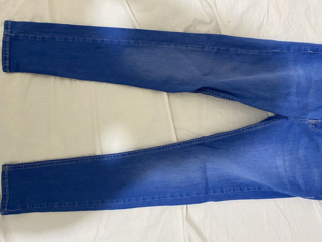 Topman Blue Denim Jeans (Category: Jeans) located in Makati City. Submitted by dripfitsmanila (Listing ID 1452518194, Image 2). Description: - Brand: Topman - Color: Blue Denim - Style: Classic Five-Pocket - Fit: Spray on Skinny - Closure: Button and Zip - Ideal for: Everyday wear - Condition: 9/10 .