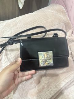 (Category: ) located in . Submitted by juuustmycloset (Listing ID 1452554629, Image 1). Description: .