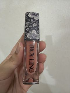 (Category: ) located in . Submitted by preloved_hilary (Listing ID 1452693683, Image 1). Description: .