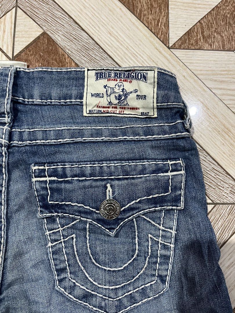 True religion denim short low waist (Category: Shorts) located in San Mateo. Submitted by street_rev (Listing ID 1452610882, Image 2). Description: Waist : 25 Lenght : 14.