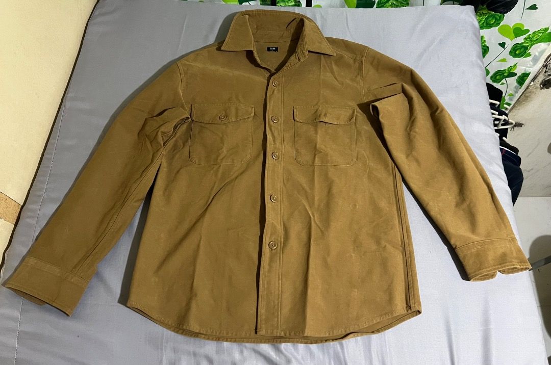 Uniqlo Long Sleeve Shirt (Category: Tshirts & Polo Shirts ) located in Quezon City. Submitted by gus_07 (Listing ID 1452639580, Image 1). Description: Original Small size Used once only RFS: Decluttering Location: Near UP Diliman, Quezon City.