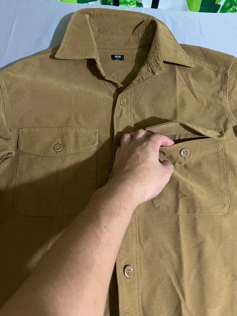 Uniqlo Long Sleeve Shirt (Category: Tshirts & Polo Shirts ) located in Quezon City. Submitted by gus_07 (Listing ID 1452639580, Image 2). Description: Original Small size Used once only RFS: Decluttering Location: Near UP Diliman, Quezon City.