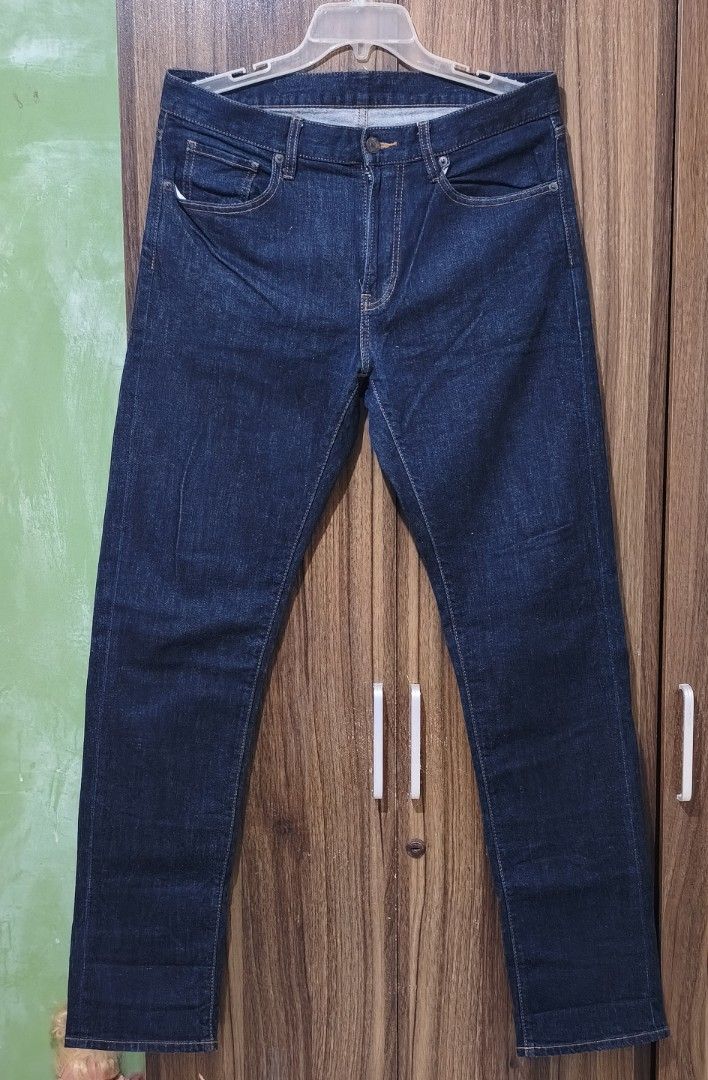 Uniqlo Slim Straight Jeans (Category: Jeans) located in San Carlos. Submitted by cdzjdr (Listing ID 1452606431, Image 1). Description: declutter w 34 sent via jnt add sf 75 for luzon, 85 outside luzon.