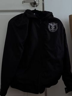 (Category: ) located in . Submitted by ls.closet (Listing ID 1452621873, Image 1). Description: .