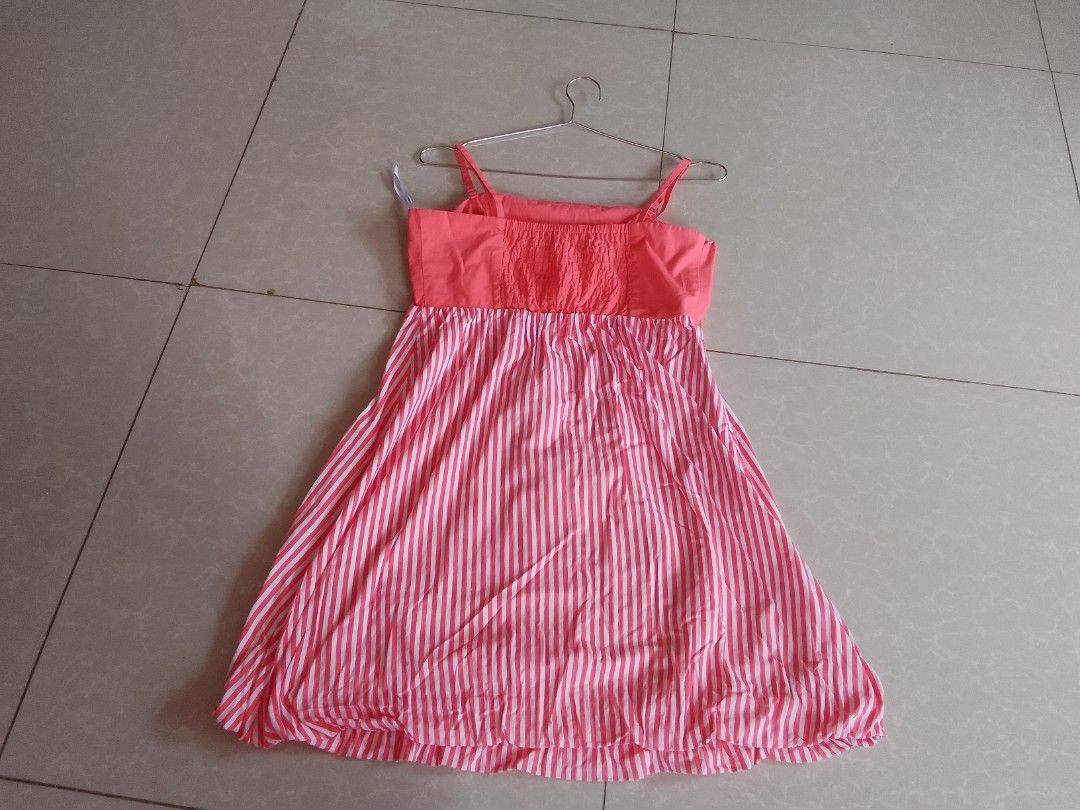 Vero Moda Pink Plaid Dress (Category: Dresses) located in Davao. Submitted by declutter-ecothings (Listing ID 1452559192, Image 2). Description: Pink Plaid strapless dress by Vero Moda. In good condition. Fits Small. No issue.