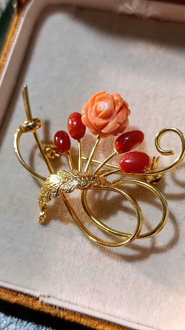Vintage Coral Brooch (Category: Brooches) located in Gingoog City. Submitted by ThePurpleBox (Listing ID 1452607800, Image 3). Description: Vintage Coral Brooch 2,280php✅ This beautiful gold-tone brooch features an intricately carved rose angel skin coral blooming alongside polished scarlet cabochons and a delicate textured leaf. In very good used condition. Disclaimer: Listed items are vintage/pre-owned, which means they had a life before we fou