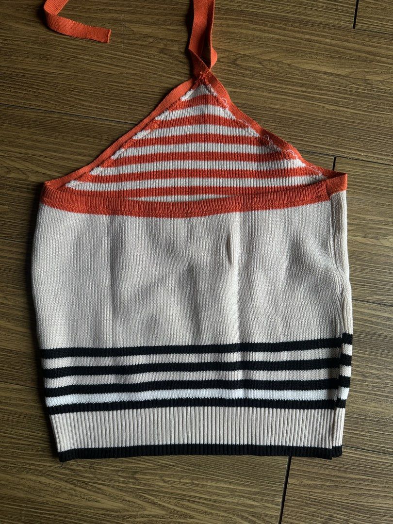 Vintage y2k whimsical Knitted halter top (Category: Others Tops) located in Caloocan City. Submitted by 2ndfash (Listing ID 1452552238, Image 3). Description: High qual knitted fabric.