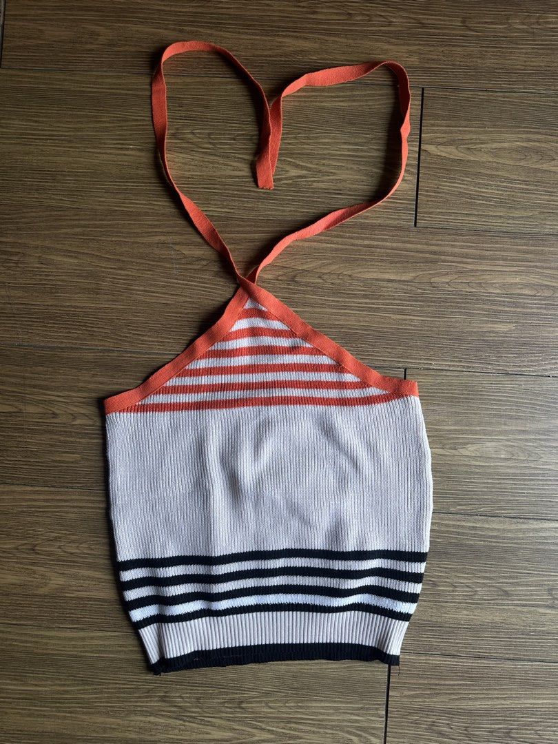 Vintage y2k whimsical Knitted halter top (Category: Others Tops) located in Caloocan City. Submitted by 2ndfash (Listing ID 1452552238, Image 1). Description: High qual knitted fabric.