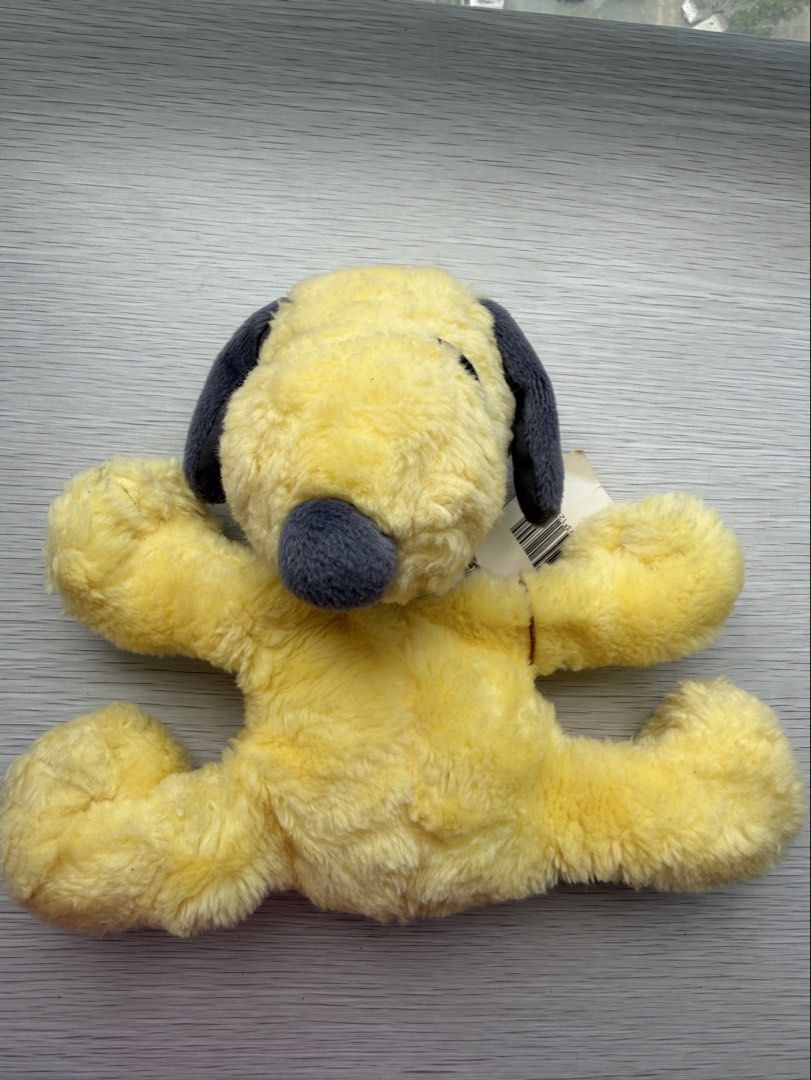 Vintage Yellow and Gray Snoopy Plush (Category: Plushies & Soft Toys) located in Quezon City. Submitted by shopgood_mnl (Listing ID 1452611159, Image 2). Description: .