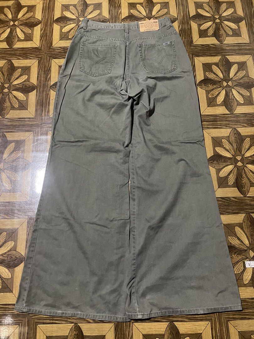 VTG LA CABLE SEMI BOOTCUT FLARED PANTS (Category: Jeans) located in Solano. Submitted by saint1drop_clxn (Listing ID 1452683096, Image 2). Description: .