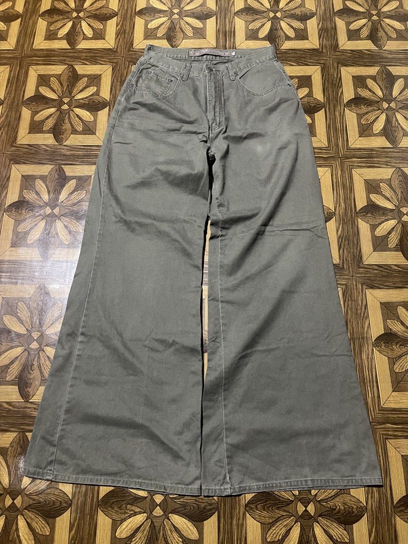 VTG LA CABLE SEMI BOOTCUT FLARED PANTS (Category: Jeans) located in Solano. Submitted by saint1drop_clxn (Listing ID 1452683096, Image 1). Description: .