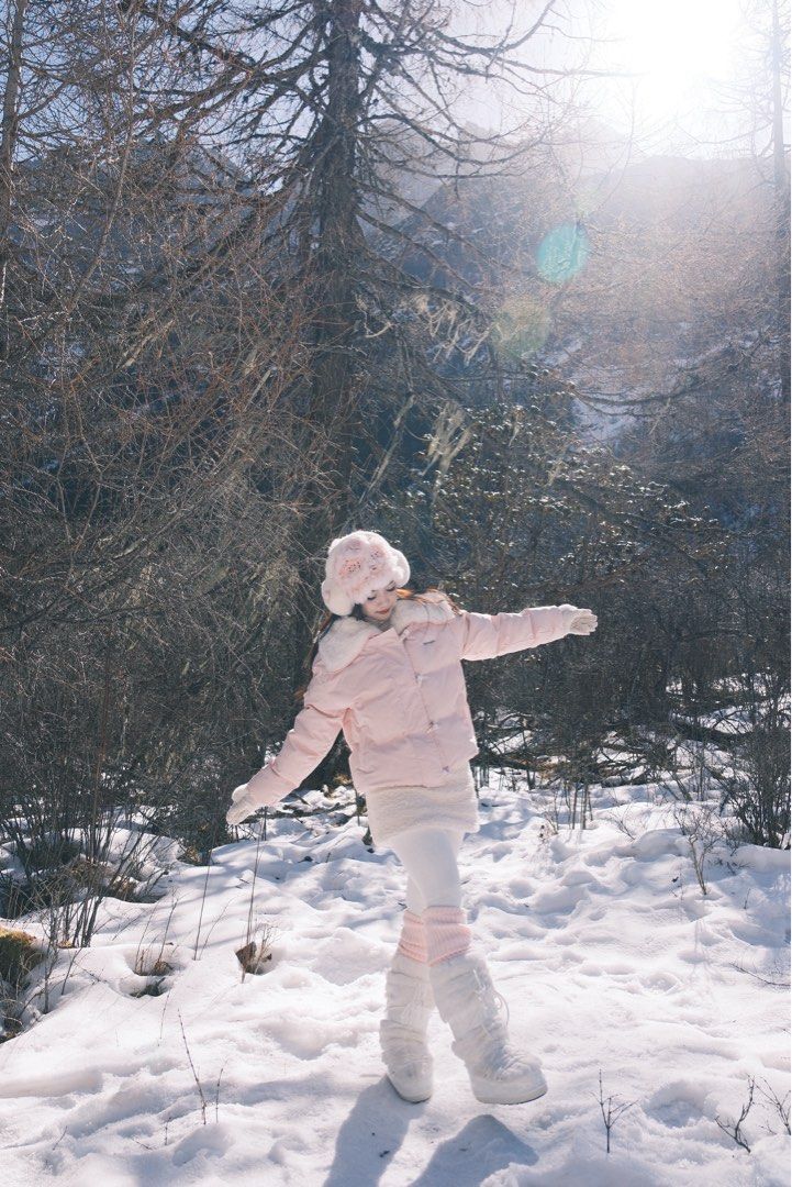 Winter Jacket pink (Category: Coats, Jackets and Outerwear) located in Manila. Submitted by shanedms (Listing ID 1452539238, Image 2). Description: Used this once.