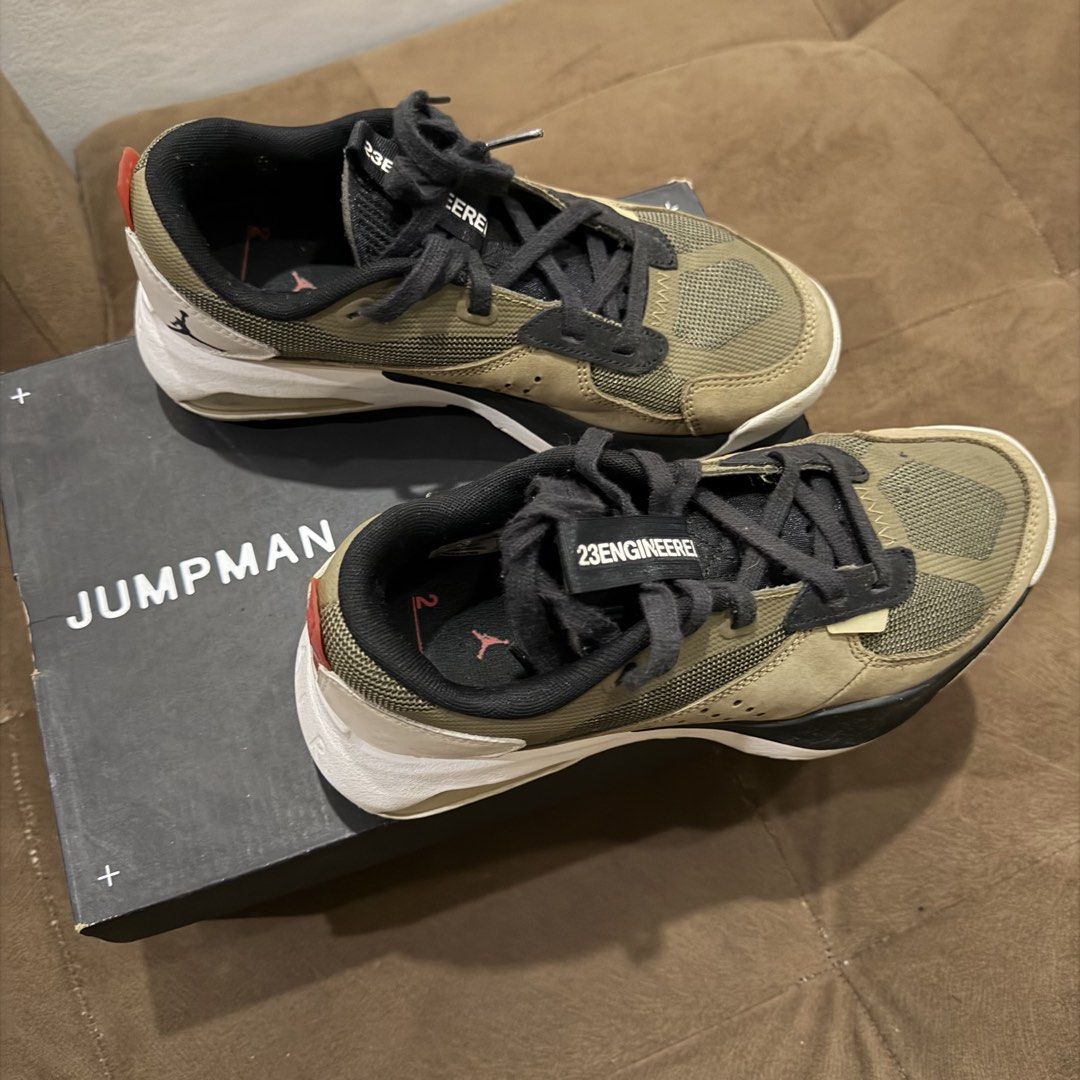 WMNS Jordan Air 200E Medium Olive/University Red (Category: Sneakers) located in Manila. Submitted by songhuns (Listing ID 1452696084, Image 2). Description: - Brand: Nike Air Jordan - Model: 200E - Color: Medium Olive/University Red - Size: Women's US 7.5 - Condition: Comes with original box - Ideal for: Everyday wear, light activity - Style: Stylish and comfortable.