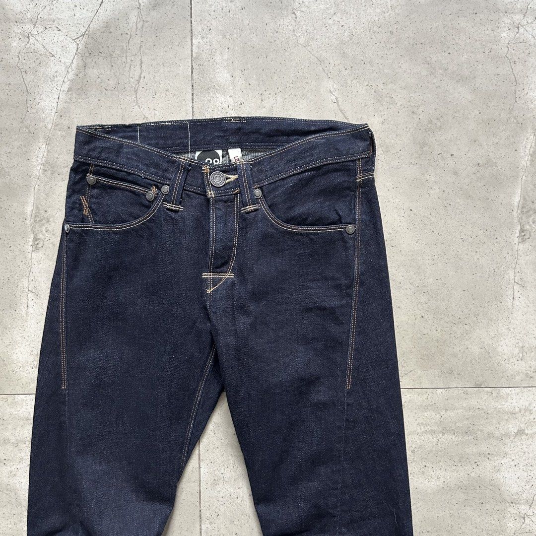 00’s Levis Engineered Raw Denim (Category: Jeans) located in Pasig City. Submitted by deteriortdmaterial (Listing ID 1447429506, Image 2). Description: 00’s Levis Engineered Raw Denim Waist: 28 inches Rise: 9.5 inches Inseam:32 inches Length: 41.5 inches Hem: 8 inches Price: 3500 + SF DM FOR PURCHASE.