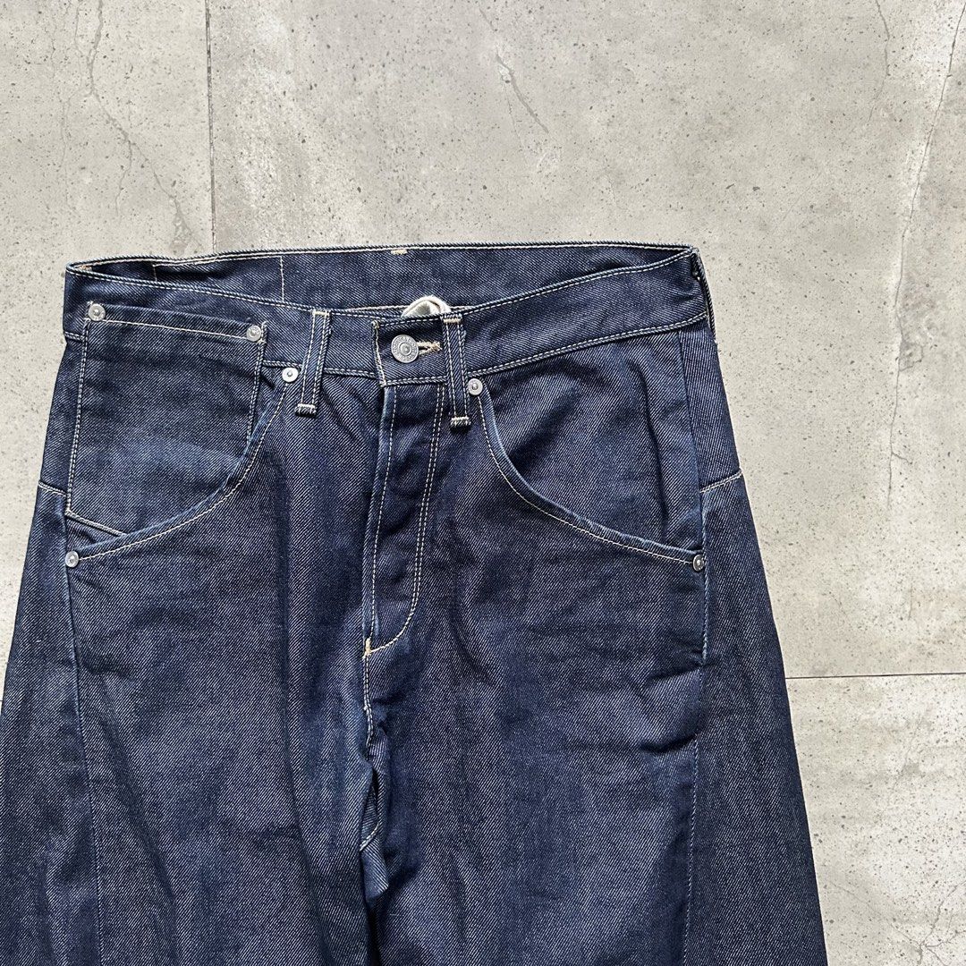 00’s Levis Engineered Raw Denim (Category: Jeans) located in Pasig City. Submitted by deteriortdmaterial (Listing ID 1447433395, Image 2). Description: 00’s Levis Engineered Raw Denim Waist: 32 inches Rise: 12.5 inches Inseam: 32 inches Length: 42.5 inches Hem: 8 inches Price: 4000 + SF DM FOR PURCHASE.