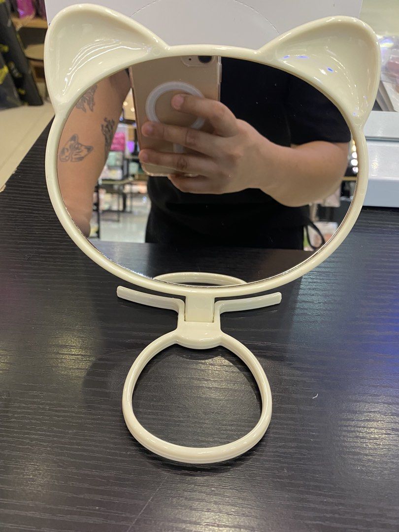 14213002 Cream Kitty Mirror.. (Category: Mirrors) located in Paranaque City. Submitted by gladkingphilippines (Listing ID 1447307598, Image 2). Description: .