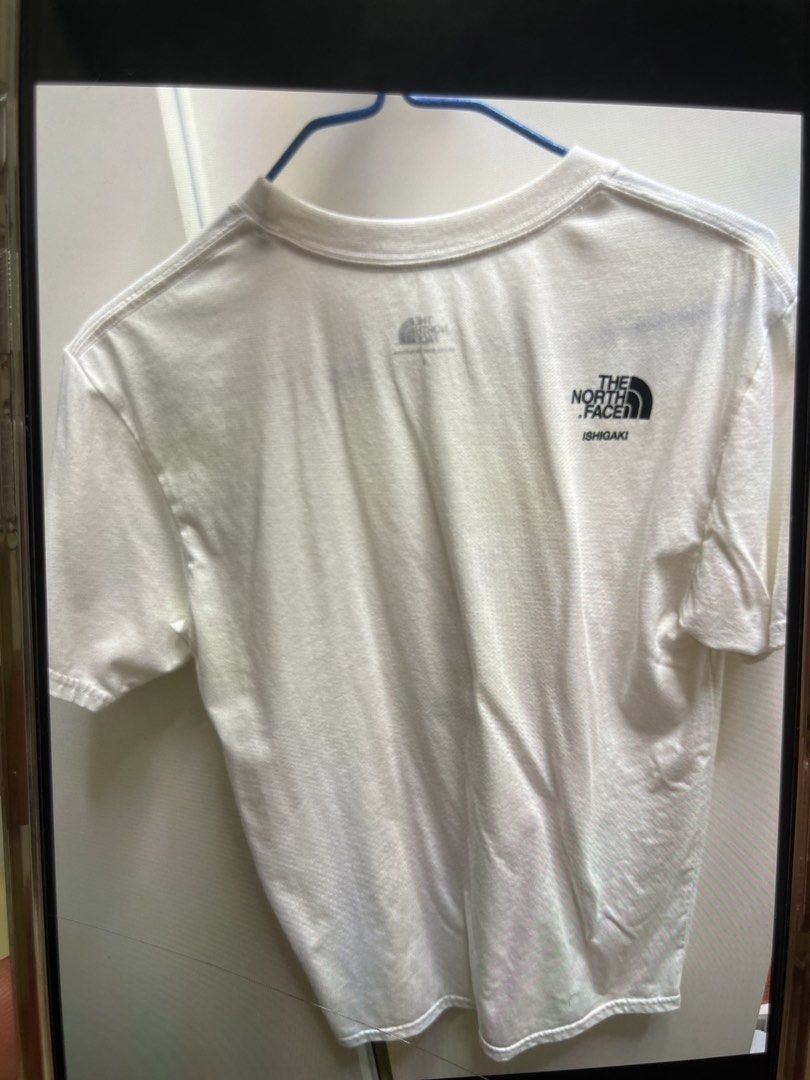 上衣 （分類：T-shirt）位於 Hong Kong。 由 k_cat000 提交（商品編號 1447404362，圖片 3）。簡介： 喺日本石垣島買, Crossover~ The north face+ ishigaki 全新，沒有穿着過，每季都有洗，沒有發黃情況 。