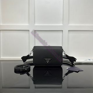 （分類：）位於 。 由 hkluxehk 提交（商品編號 1447350163，圖片 1）。簡介： 。