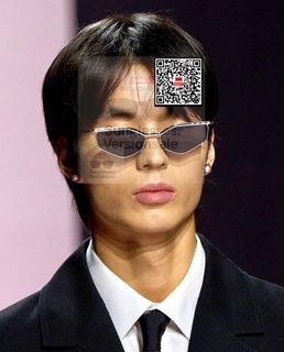 (Category: ) located in . Submitted by sunglasses.versionsale (Listing ID 1447431935, Image 1). Description: .