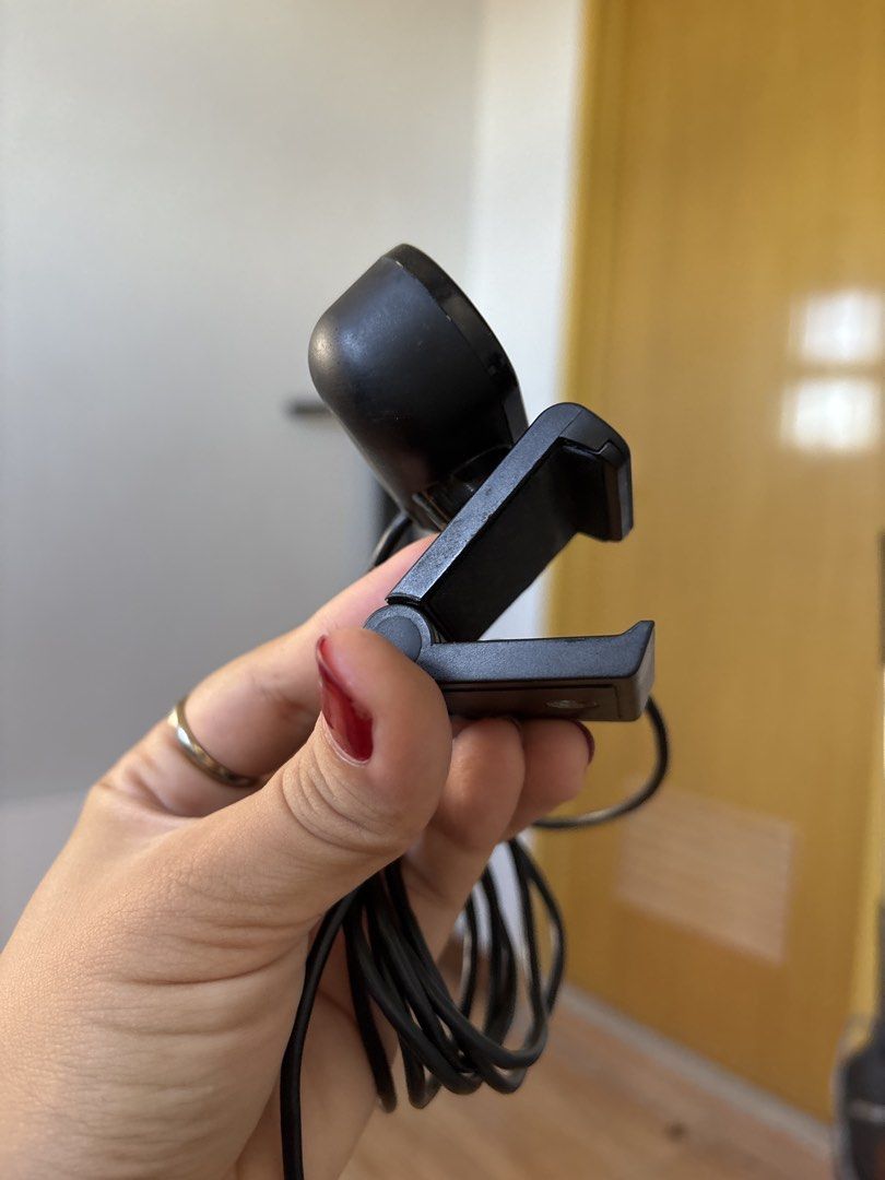 A4Tech HD 1080p Webcam (Category: Webcams) located in Manila. Submitted by thinking.arugula (Listing ID 1447467836, Image 2). Description: - A4Tech Webcam - Records in crisp HD 1080p resolution - Built-in clip for easy mounting on monitors or laptops - Convenient plug-and-play setup - Ideal for video calls, online meetings, and streaming - Includes velcro strap for neat cable management.