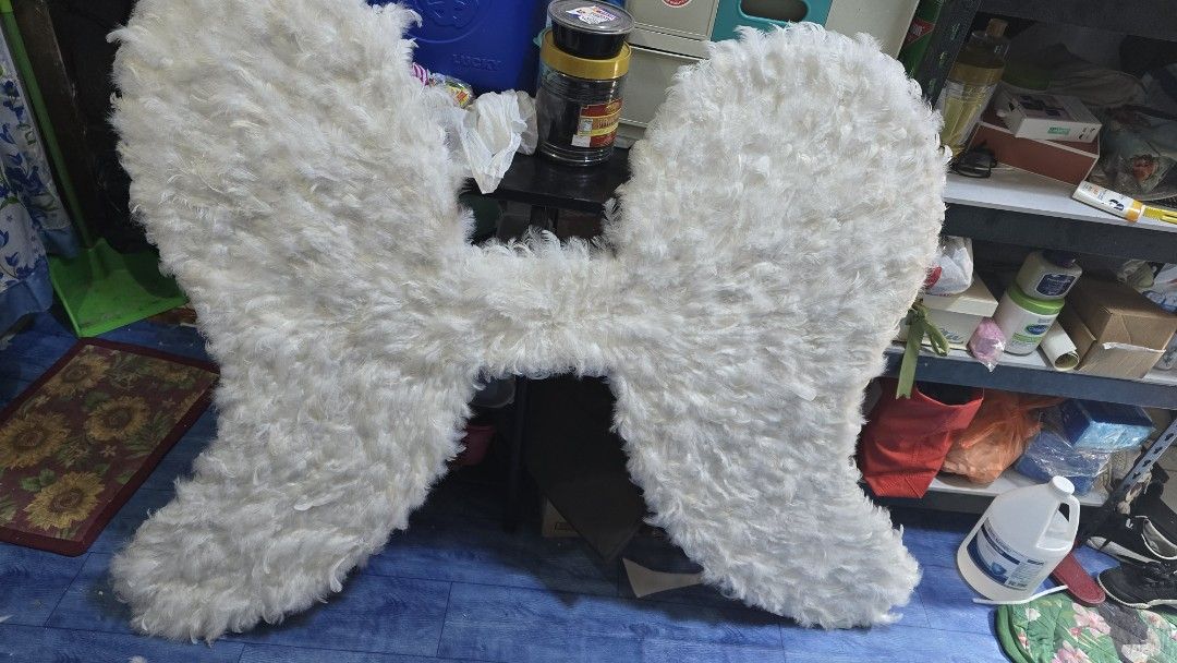 Angel wings (Category: Community) located in Manila. Submitted by jhunlee.977 (Listing ID 1447298935, Image 1). Description: meron png bata meron png adult pwde maramihan pwd dn isa.