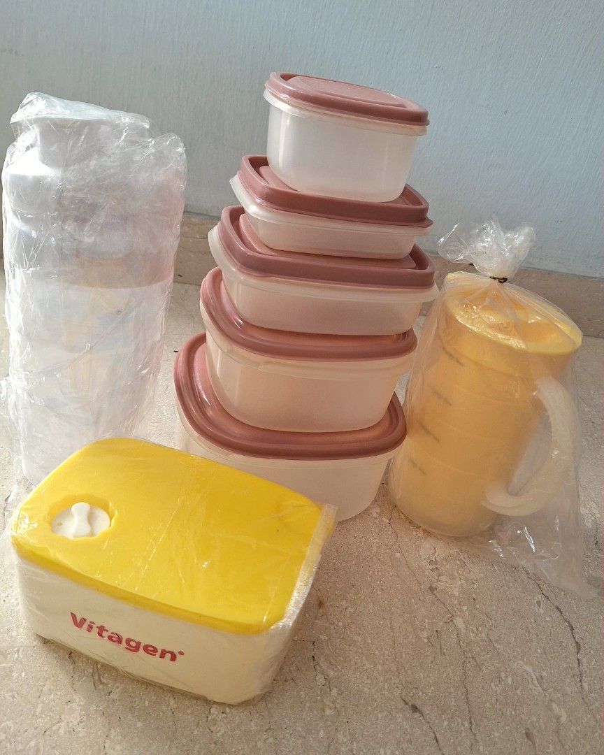 Assorted food containers499141640758896640