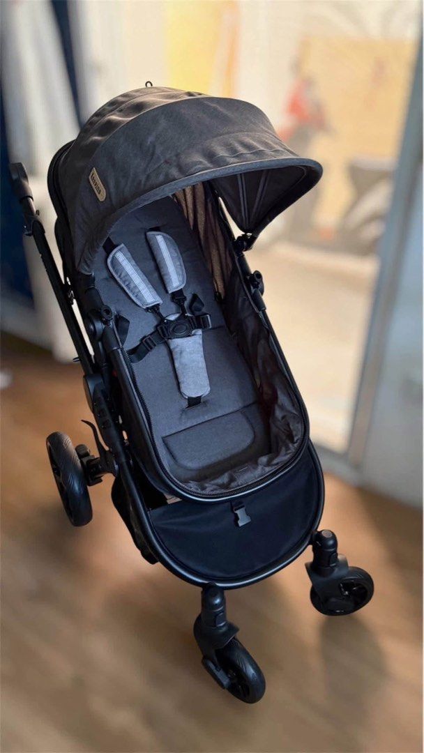Baby Stroller - Grey (Category: Strollers) located in Mabalacat. Submitted by joemmech (Listing ID 1447403785, Image 2). Description: 4S@l3 Baby Stroller 💰 ₱10,000 ONLY 💰 ✔️ Brand: Looping Pousette Sydney II ✔️ Original/Authentic ✔️ Never been used, opened for inspection only 📍For Pickup only, Medyo malaki ang box (Loc: Tabun Mabalacat).