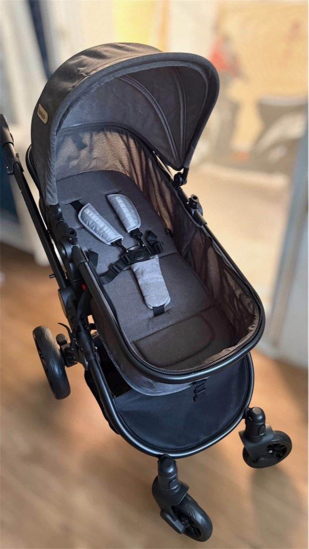Baby Stroller - Grey (Category: Strollers) located in Mabalacat. Submitted by joemmech (Listing ID 1447403785, Image 1). Description: 4S@l3 Baby Stroller 💰 ₱10,000 ONLY 💰 ✔️ Brand: Looping Pousette Sydney II ✔️ Original/Authentic ✔️ Never been used, opened for inspection only 📍For Pickup only, Medyo malaki ang box (Loc: Tabun Mabalacat).