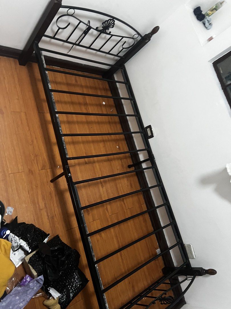 Bed frame for sale used (Category: Announcements) located in Quezon City. Submitted by dizzychim (Listing ID 1447312804, Image 2). Description: .